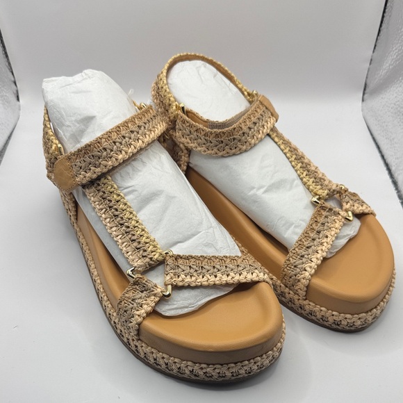 🤎 NIB Arezzo Made in Brazil Women’s Tan Woven Sandals w/ Velcro Closure–SZ 10B - Picture 1 of 6